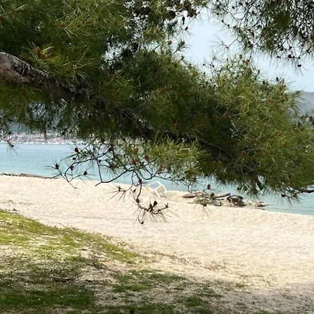 Antonija In Okrug Gornji Trogir